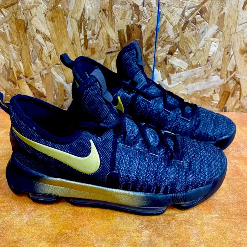 Nike KD 9 Elite GS Flip The Switch  Size 5.5Y